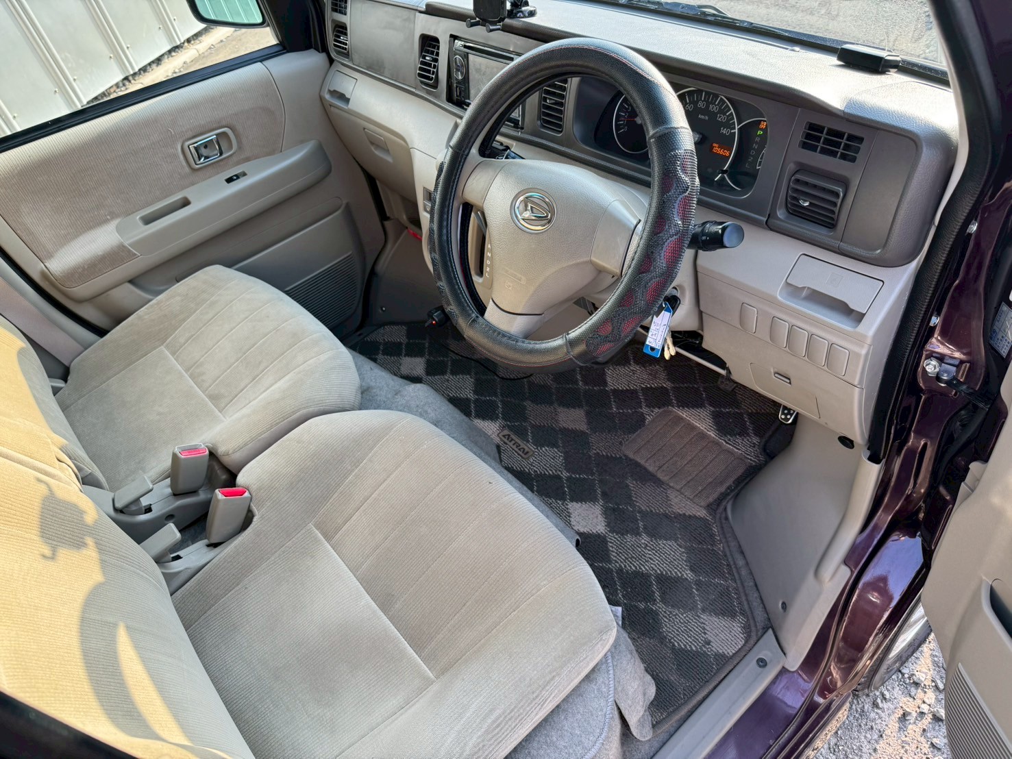 Vehicle image 7