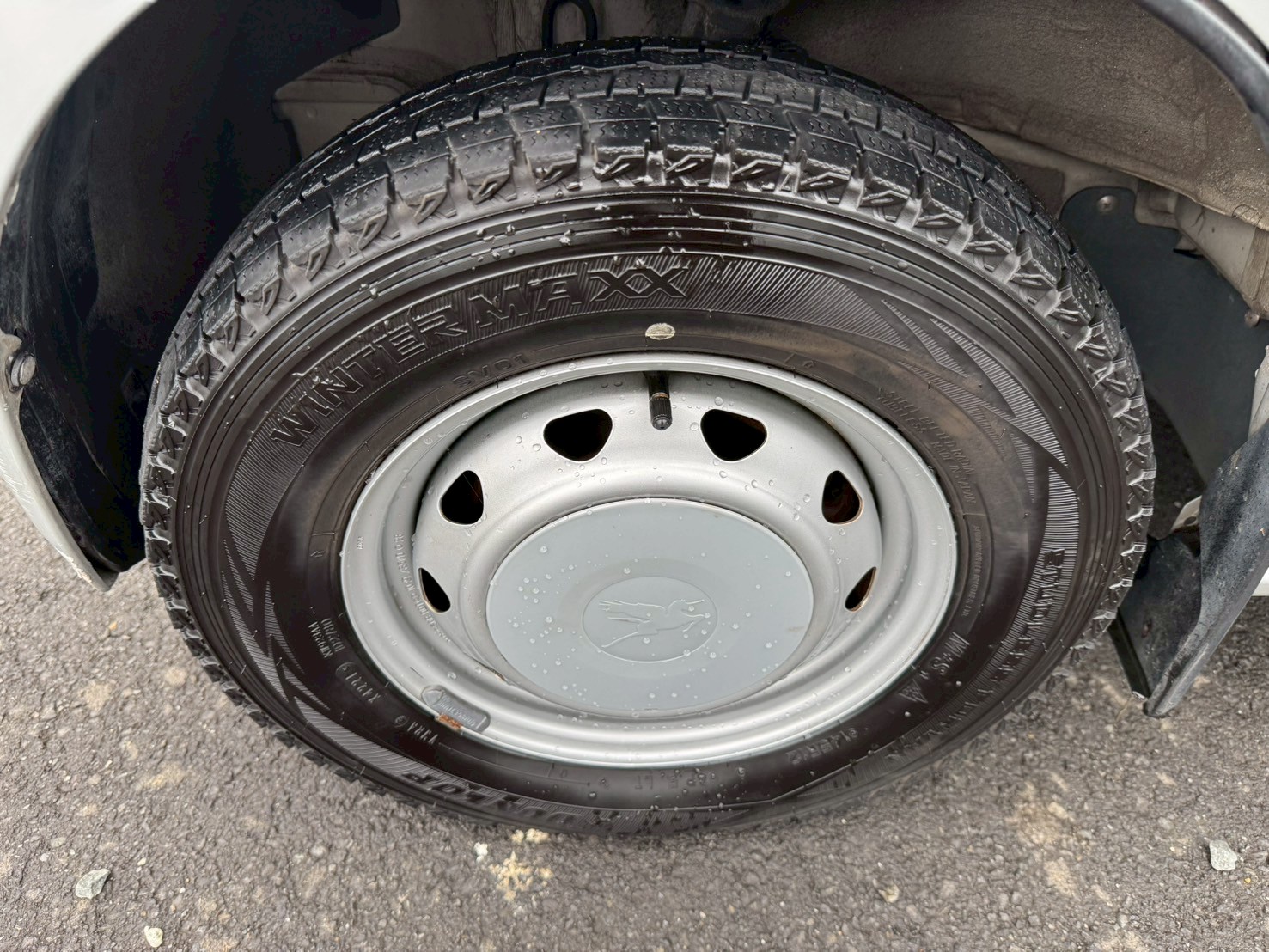 Vehicle image 17