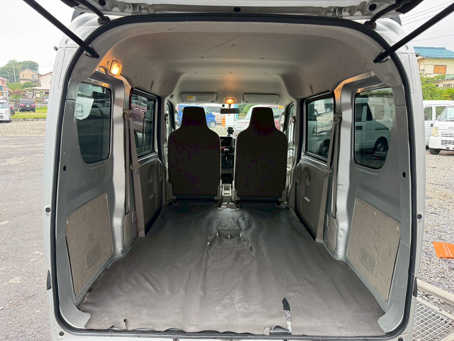 Vehicle image 15