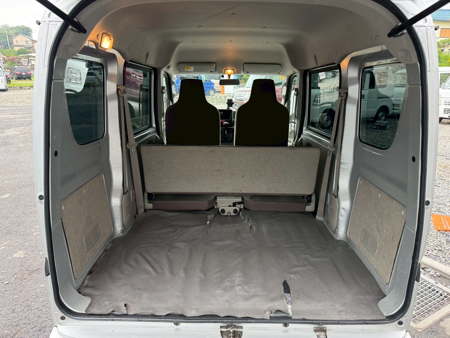 Vehicle image 14