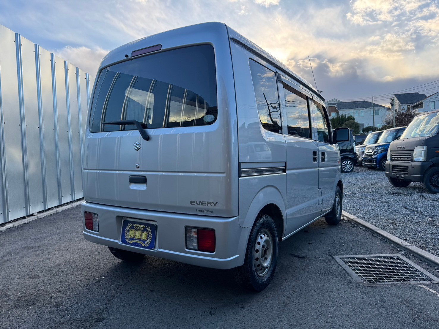 Vehicle image 3