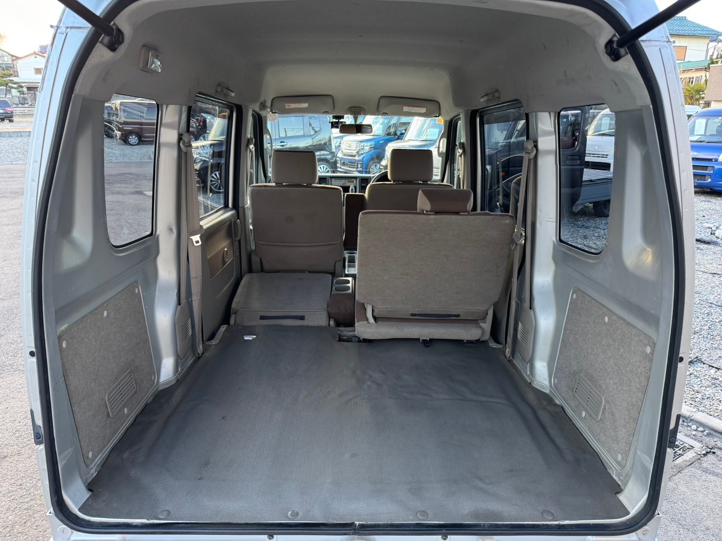 Vehicle image 14